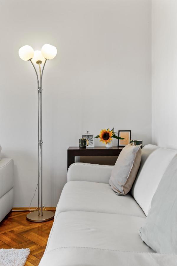 City Vibes Apartment 부쿠레슈티 외부 사진